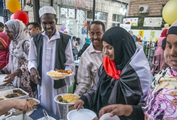 Jordan. Refugees from Eritrea, Iraq, Somalia, Sudan and Syria come together to break the Ramadan fast. Foto: UNHCR/
