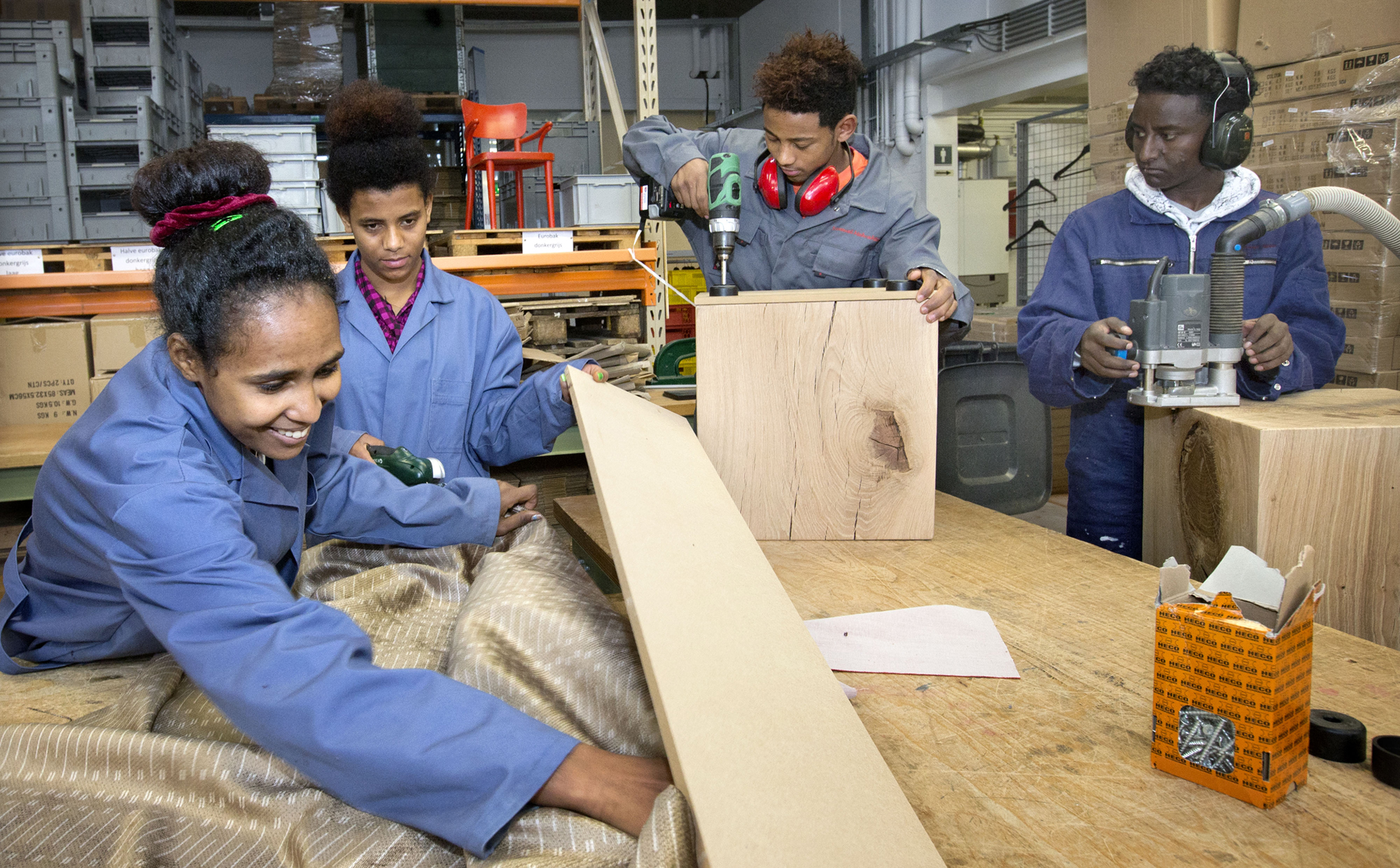 Eritrese jongeren aan het werkin een leerwerkplaats. Foto Hollands Hoogte, 2016